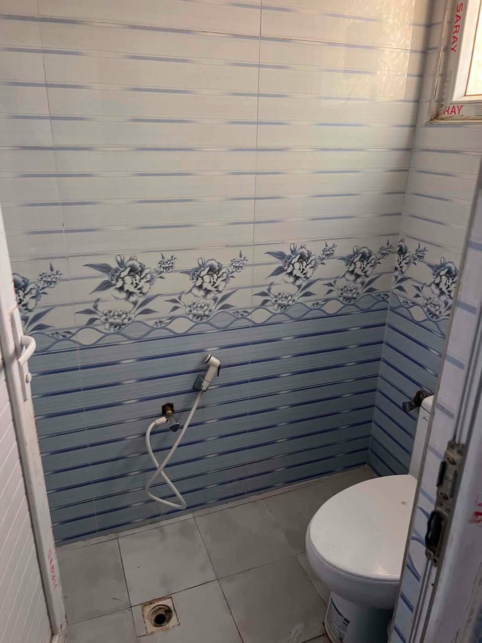 #دار_سكني_مؤثث_للايـــجـــار

موقعه #مجمع_الزهراء_السكني_التقيه_الرابعه
مساحته 200 متر
يحتوي علئ غرفتين نوم وصاله واستقبال 
ومطبخ وصحيات وكراج سياره البيت مؤثث بلكامل 

#ايجاره_400_الف_مع_مقدمه_سته_اشهر
للاستفسار اكثر ***********
أو مراجعه مكتب السند للعقار الكائن في الجزائر شارع المطاعم مقابل مدارس التفوق الاهليه
