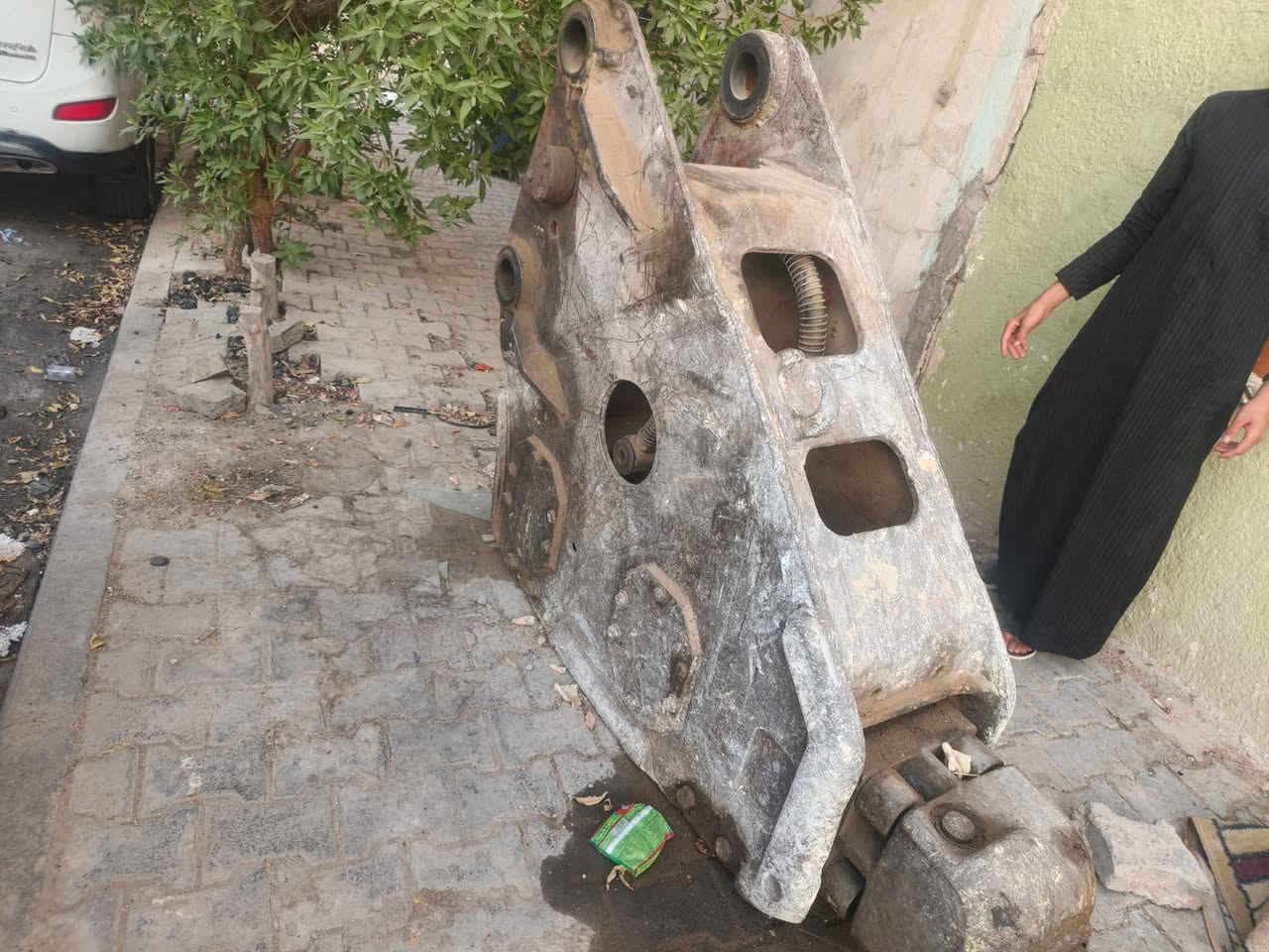 السلام عليكم يا قار للبيع نظيف بالنجف مكان قبل عالشغل بس ببدلات واشرات حجم عشره ***********
