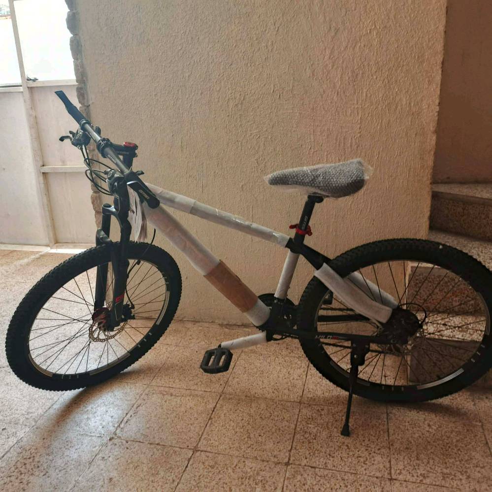 بايسكل Gitma Gtm- x 5 جديد غير مستعمل حجم 26 موصل حي دوميز السعر 200000 موبايل ***********
جديد 
البيع من أي منطقة بالضبط غير حي دوميز؟ وتقبل فحص واستلام مباشر بالمكان لو لا؟: 
نعم 
السعر 200 ألف
قابل للتفاوض