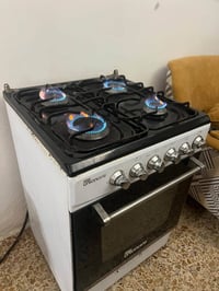 طباخ للبيع مكان مدينه الصدر ما بي اي ضرر فرن شغال سعر ٨٠واتساب 0772653...