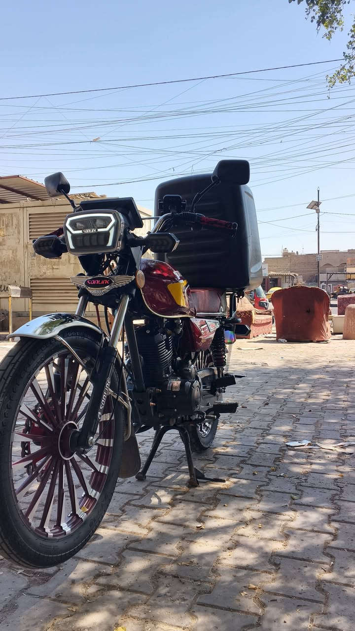 سلام عليكم دراجه إيراني سونك موديل 2025 كفاله عامه دراجه نضيفه ربع ما تصرف عليهه اوراق كامله مكاني بغداد مدينه *********** واتساب فقط
