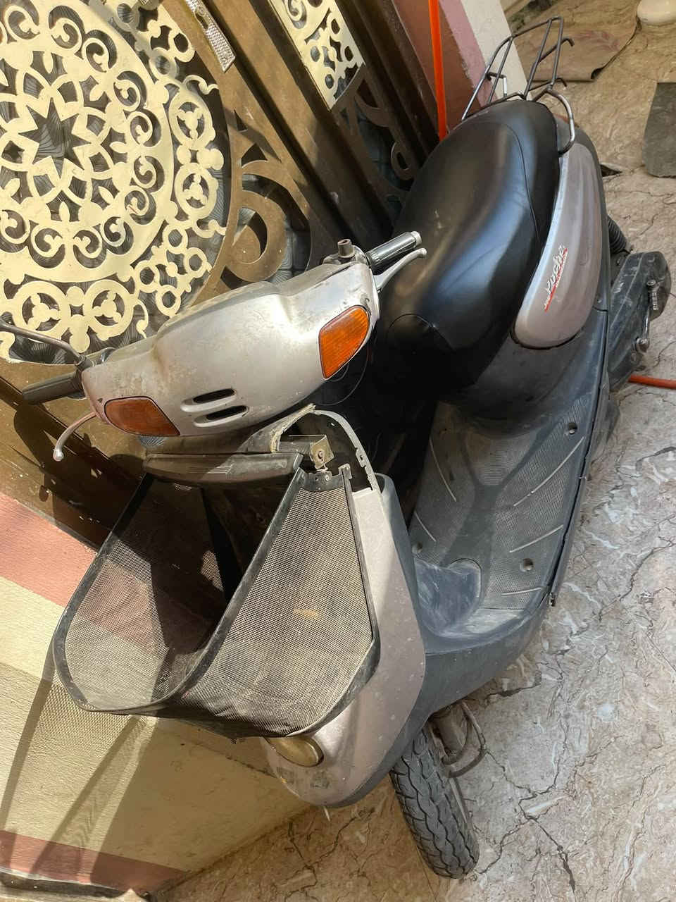دراجه منغولي للبيع دراجه جديده مامفتوحه ولامجفته كهربائيات كلهن شغاله عوزهه باتري فقط السعر ٤٢٥ وبيهه مجال بسيط هذا رقمي للتواصل ***********
