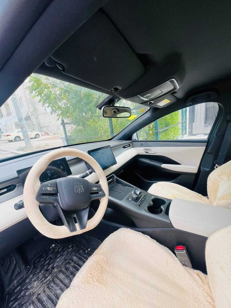 BYD2025  ٨٥ ڕۆژیماوە بۆڕەقەم  کردن
540کم ڕۆشتوە  هیچ شتێکی نیە ناو کرێمی
نرخ١٣٥مەجال  ***********
