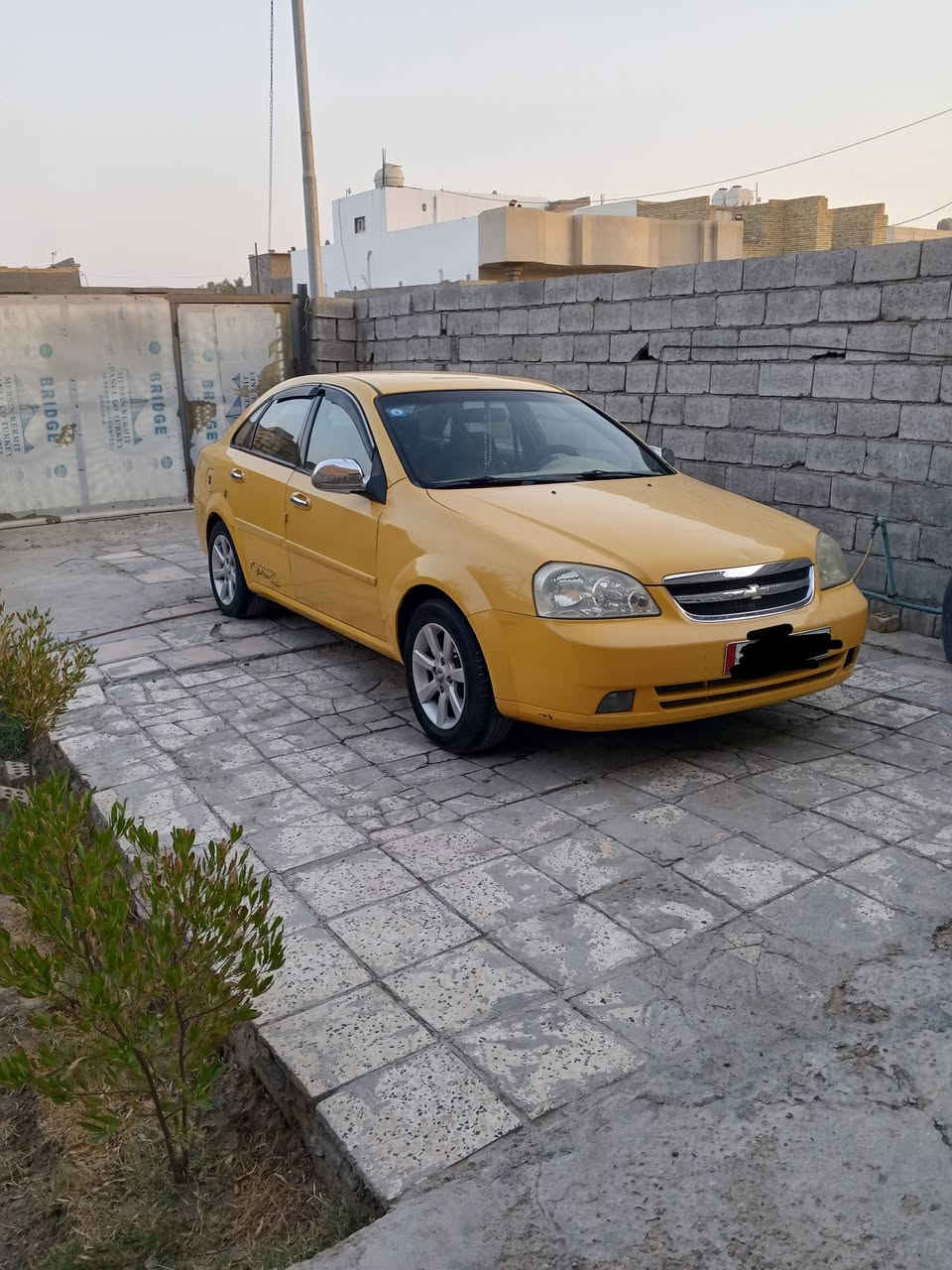 سلام عليكم عندي سيارة اوبترة موديل 2012 مال الشركه بلادي محرك وكير أوتو درجه اولى تخم تاير جديد صبغ بس باب الصدر ما بيها اي نقص ما عده كمبريسر مال تبريد سياره كاعده و حلوه محرك نضيف أمامك محرك 1600 رقم انكليزي بغداد السعر 75 و بيها مجال مكان السياره بغداد الدورة رقم *********** و الرقم الثاني ***********
