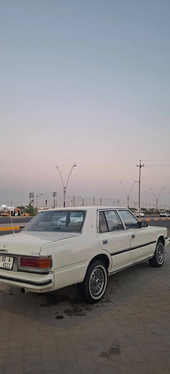 سوبر للبيع موديل 82
رقم ديالى بسمي. رقمها كلش حلو مميز
محرك وكير بلاد مكفول من تبخير وتنقيص
حداديه امامي وخلفي كله جديد
طخم تاير جديد
صبغ حزام فقط
غراض تبريد كلها موجوده بس ما شادهن
السعر 42
العنوان البصره الزبير 
شراي يتصل اتصال
***********

