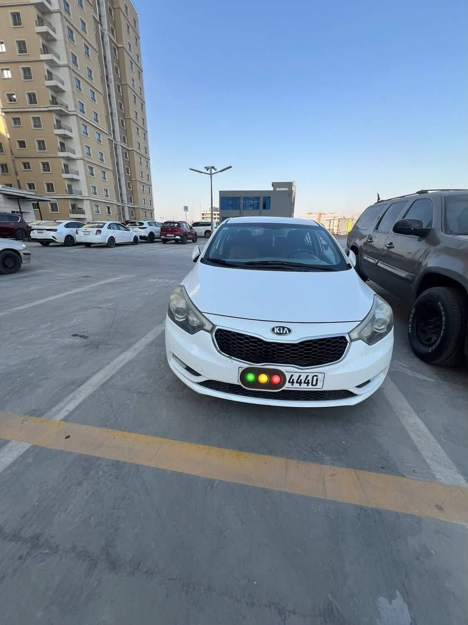 سيراتو خليجي موديل ٢٠١٦
محرك ١٦٠٠ 
ماشيه ٨٣ حقيقي 
كامره وشاشه اندرويد 
حساسات خلفيه 
مري كهرباء 
اشاير بلمري 
رقم بغداد مميز باسمي السياره 
بيها قطعه وحده صبغ باب خلفي 
تدفئه وتبريد 
كير ومحرك مكفولات 
سياره جاهزه من كلشي 
بانزين أدير بس محسن 
ودهنها فقط من وكالة الحسام 
سعرها ١١٨ وبيها مجال 
راسلني وادزلك سونار
***********
