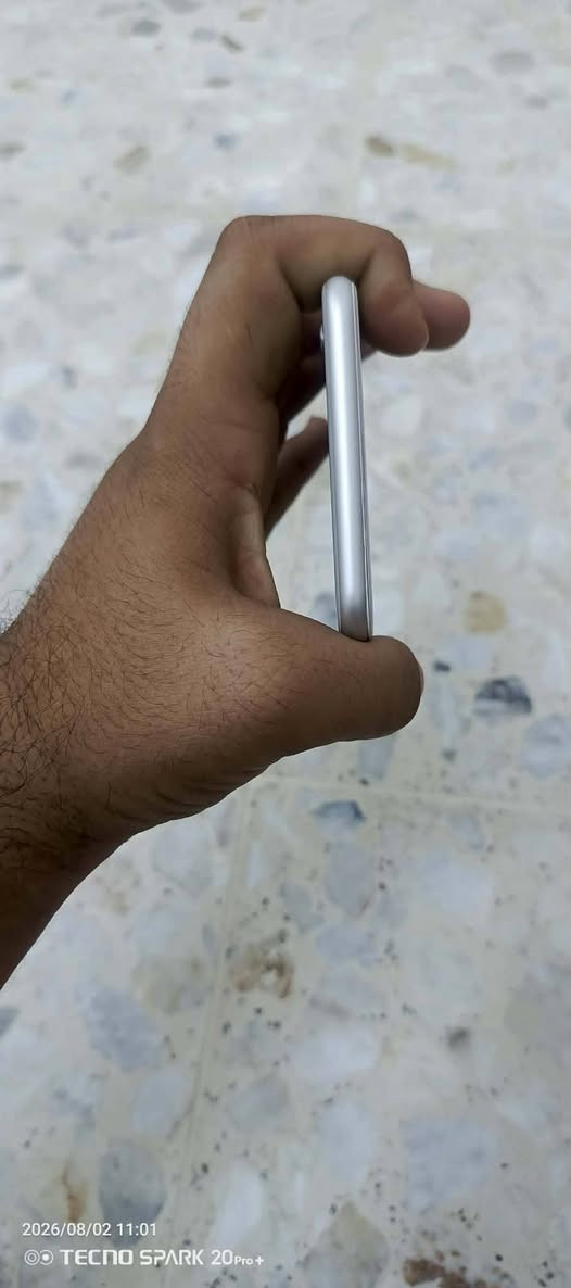 موبايل للبيع معارض بيها مجال السعر 115 وبي مجال بسيط ***********
