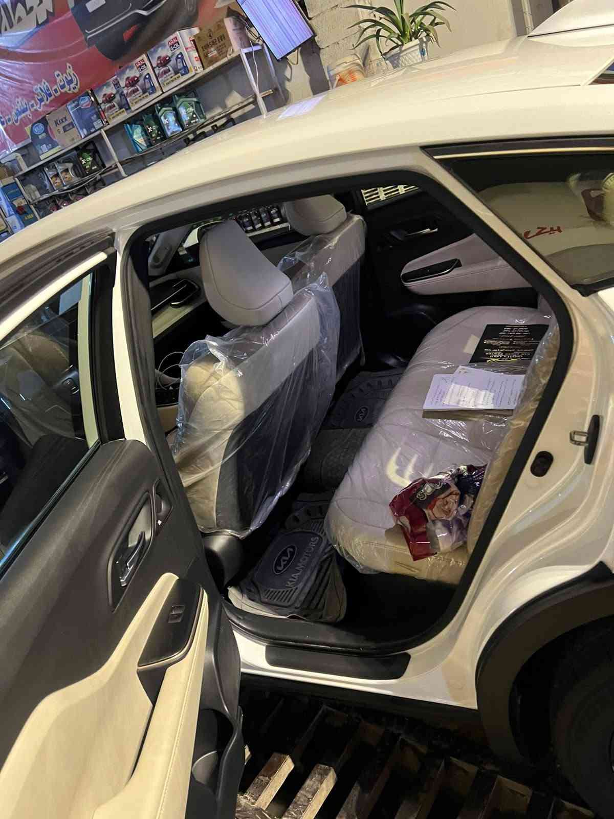 السلام عليكم
للبيع كراون موديل 23 سياره فول لاخير مواصفات
لمتد معروفه غنيه عن التعريف 
ماشيه 56 ألف كيلو 
السياره امغلفه PPF أصلي ضمان سعره 15 ورقه 
تبديل الدهن من الشركه تخم تايرات جدد قبل أسبوع 
سياره مابيه أي أي نقص 
أي استفسار اتصل وتدلل
***********
السعر 309
