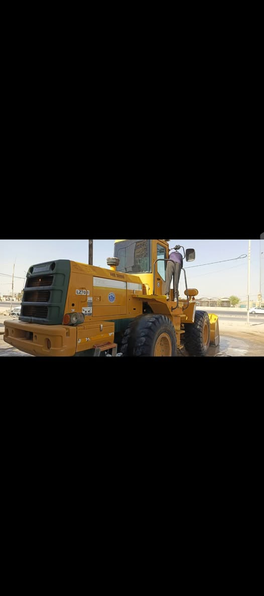 السلام عليكم شفل للبيع كاوسكي موديل 2009/حجم 70
رقم ***********
