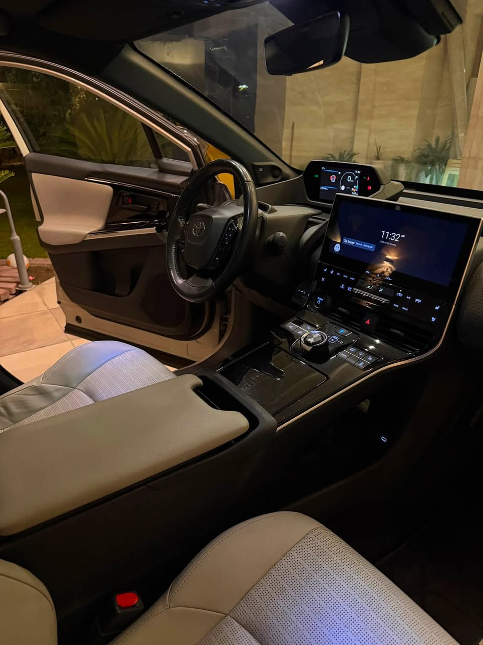 للبيع سيارة Toyota bz4x كهربائية بلكامل
2022، كهرباء بالكامل، بأعلى

مواصفات (فول مواصفات) وحالة

ممتازة جدا والمواصفات صيني

• الموديل: 2022.

• المسافة المقطوعة: 31 ألف كم

فقط (شبه جديدة) واستخدامي الشخصي

• المدى (Range): تقطع مسافة تصل إلى 500 كم بالشحنة

الواحدة. ويتغير حسب ضروف الاستخدام

حجم البطارية:  (71.4 kWh في هذا الموديل) يجي وياها الشاحن المنزلي الخاصة بيها

المواصفات والرفاهية

. التصميم الخارجي: سقف بانوراما، مري جانبية شفط (أوتو)، نظام بصمة للدخول والتشغيل.

• المقصورة الداخلية: مقاعد جلد

فاخرة (كهرباء) مع نظام ميموري

لحفظ الوضعيات.

• الراحة: نظام تدفئة وتبريد للمقاعد والمقود لتوفير أقصى درجات الراحة في كل الفصول.

• النظام الصوتي: سستم صوت jbl العالمي لتجربة صوتية

محيطية ونقية.

• التحكم: كير ماوس متطور، وتبريد بتحكم عن طريق شاشة لمس ذكية.

الشاشة جبيرة والدقه والالوان ممتازه جدا   وتدعم Apple CarPlay و Android Auto لاسلكي عم طريق تحويلة فلاش

الأنظمة الذكية والأمان:

• الرؤية: كاميرات 360 درجة

محيطية تمنحك كشفا كاملا

للطريق.

أنظمة الأمان المتطورة (Toyota Safety Sense):

 رادار أمامي: نظام منع الاصطدام وتحديد المشاة (Pre-Collision System).

 تحديد مسار: نظام الحفاظ على المسار والقيادة الذاتية المؤقتة (Lane Tracing Assist).

 كشف النقاط العمياء (Blind Spot Monitoring):  

 رادار خلفي: للتنبيه عند الرجوع للخلف من السيارات المارة.

Auto Park مساعد القيادة: نظام •

(ركن ذاتي)، وAuto Hold لتسهيل

القيادة في الازدحام.

• الثبات: نظام نزول المنحدرات،

عزل السيارة ممتاز جدا والقياده سلسه وناعمه والي يريد يشوفه يجي وهلا بي

السعر 24 الف دولار وبي مجال  للشراي

للاستفسار  : ***********
