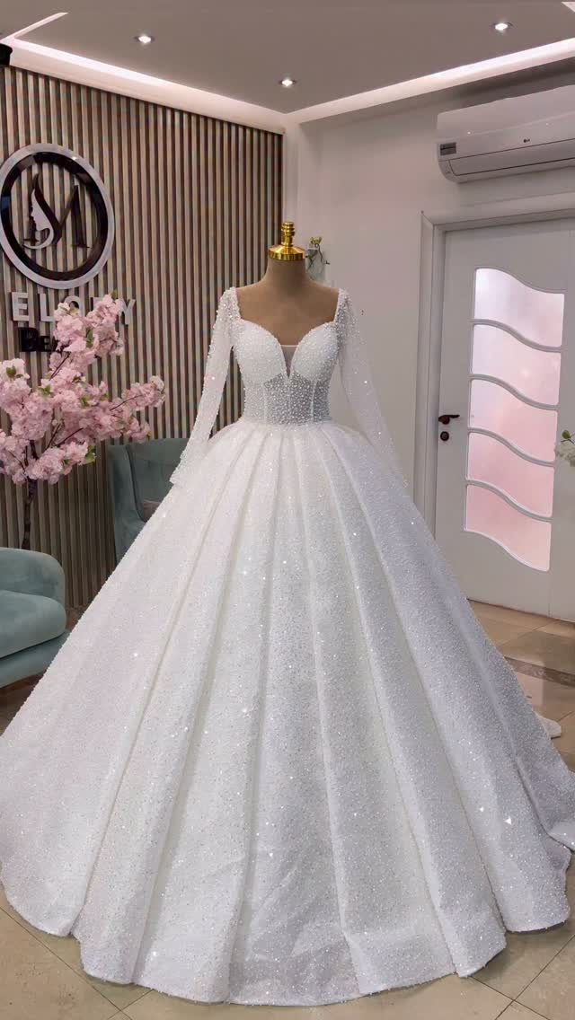 لان ليله العمر تستحق اطلاله ماتتكرر ❤️‍🔥

موديل ليلو 🤍👰🏼‍♀️
تصميم يخطف النظر من اول لحظة وتفاصيلة مصممة للعروس الي تحب الفخامة والرقي بكل ضهورها 👑
اذا تتخيلين نفسج بهالاطلاله بليله عرسج… يمكن هذا هو اختيارج 🤍
للحجز  والاستفسار :راسلونا خاص ***********
متوفر للحجز 
العنوان بغداد حي الجامعة شارع الربيع قرب نفق الشرطة مجاور لقمة مقابيل مرطبات المنار #اكسبلور_فولو #بدلات_زفاف #فساتين_سهره #ازياء #الشعب_الصيني_ماله_حل😂😂
