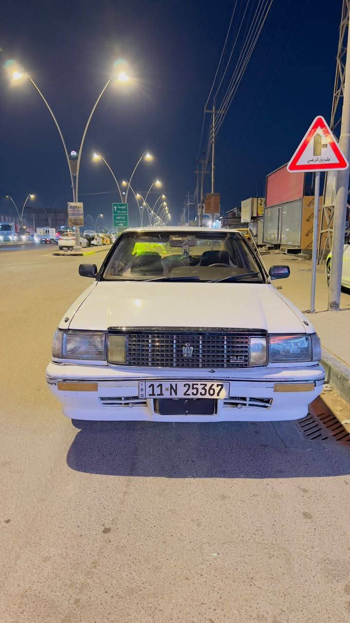 ---
*السلام عليكم*

*هارتوب موديل 1991*
كير ومكينة خير من الله
تخم تاير جديد وحدادة جديدة
مابيها نقص - مصفرة غرامات
رقم انكليزي - سنوية لـ 31
شاشة وسستم سماعات
كامرة خلفية دوارة
السيارة كلش حلوة وبديها مرتب
راعيها يريد تحويل

*السعر: 39 ورقة*
*العنوان: بصرة - شط العرب*
*للتواصل: ************
---
