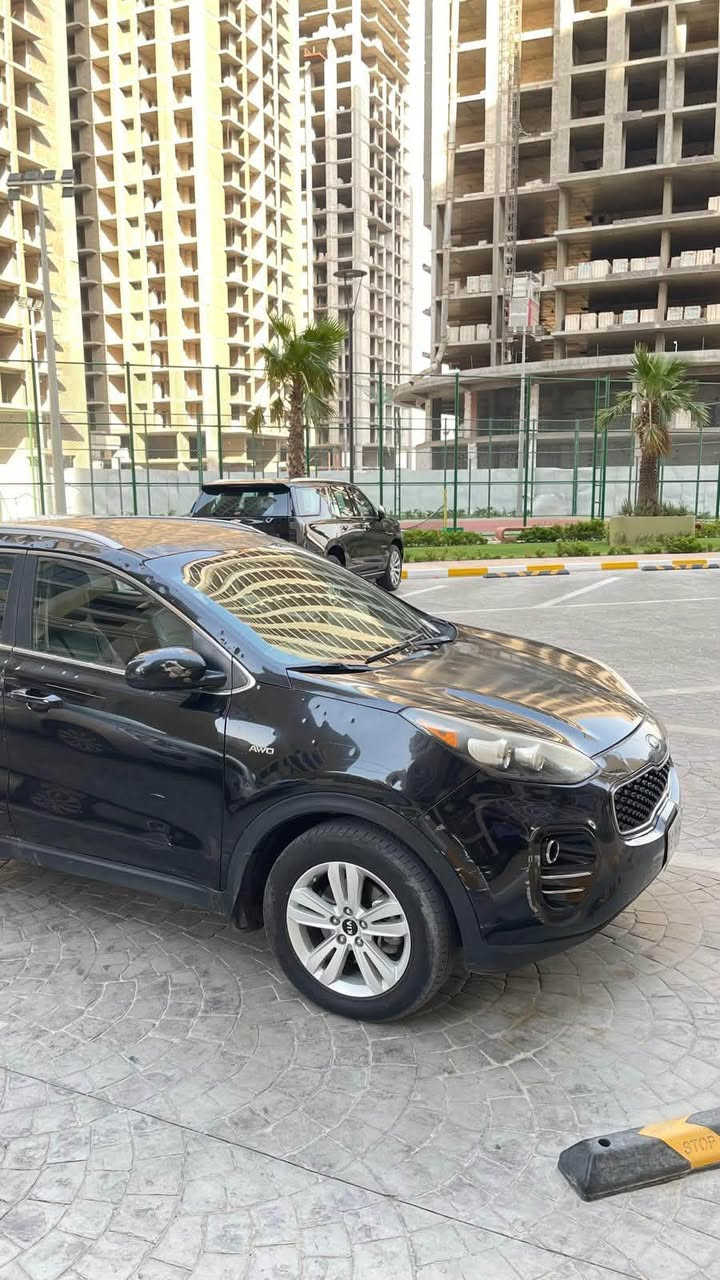 للبيع فقط
سبورتج ٢٠١٩
وارد كندي محولبه
مبدل بنيد وبنيدها موجود حالوب فقط
وبيها طخطخات بدون حادث بدون ايرباك
بجم كبس
ماشيه ١٥٠ الف
محركها ٢٤٠٠ GDI
رقم بغداد باسمي
130 ورقة وبيها مجال 
للاتصال 
***********
