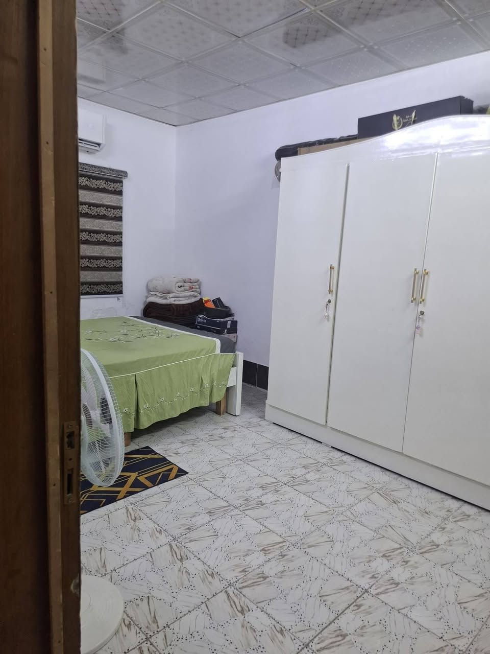 بيت للبيع مساحة 100م  ركن غرفتين وصاله وبراني وصحيات سقف عكاده نظيف وجاهز للسكن نوع العقار زراعي منطقة 7نيسان  شارع مقرنص للاستفسار خاص او الاتصال ع الرقم ***********
