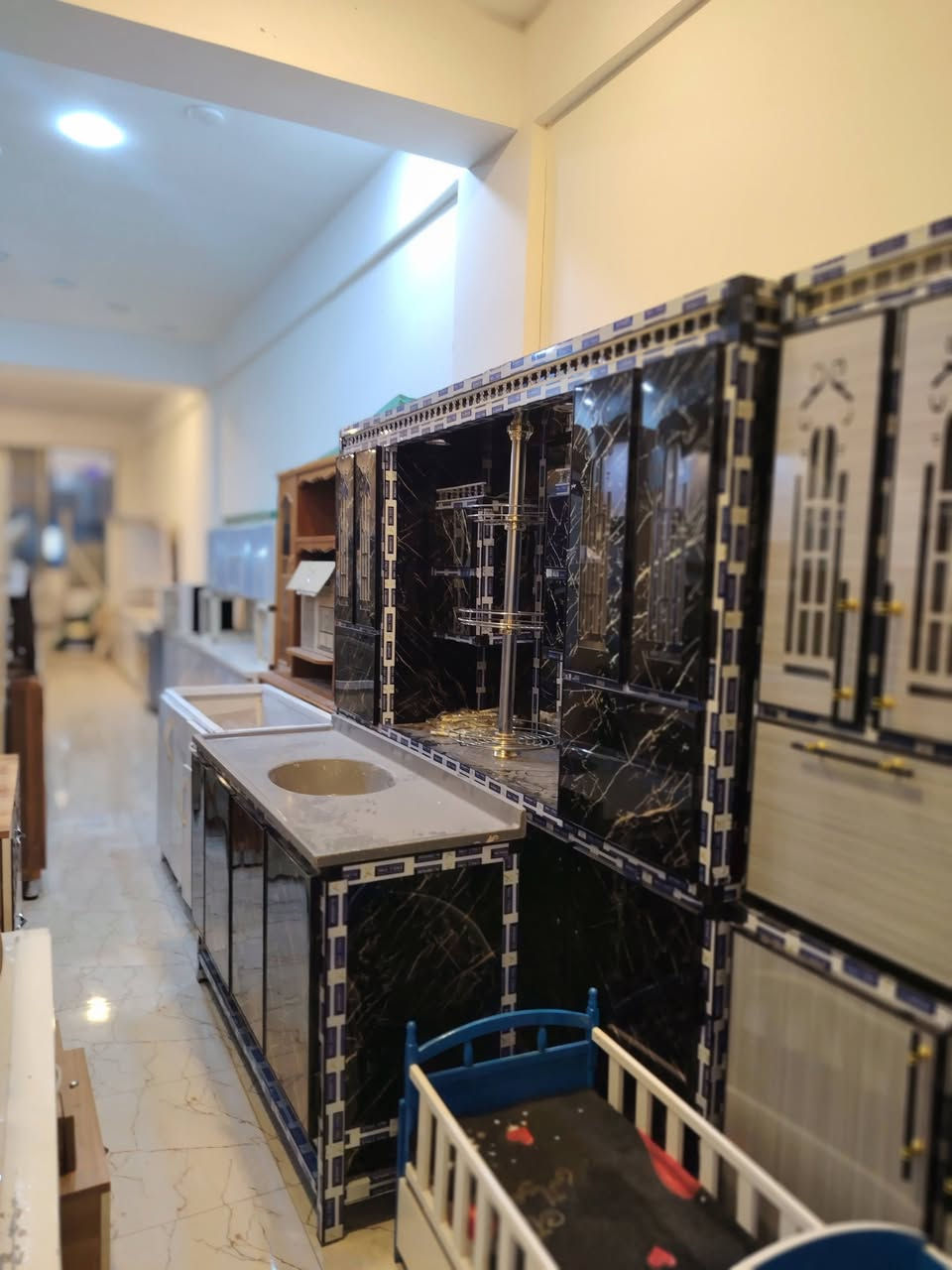 تم وصول حاويا أثاث مستعمل كاونترات طباخات
ثلاجات ميوزه طعام كلشي متوفر عدنه
عندك غراض مراوس يرهم
واذا عندك غراض تبيهن نشتريهن
العنوان فلوجه حي الشهداء غرب مرطبات مشمشه
*********** واتساب
