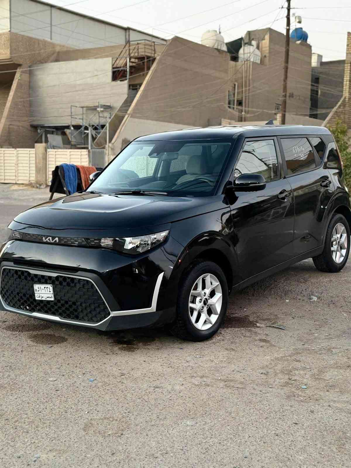 السلام عليكم 
🚗 للبيع كيا سول 2025 | LX

🔥 وارد أمريكي

🔹 الموديل: 2025
🔹 الفئة: LX
🔹 المحرك: 2.0 
🔹 الممشى: 200,000 كيلو 
🔹 كير مكينه صدر تبريد مكفولات كفاله عامه 
🔹 الحالة: جيدة جداً
🔹 ناقل حركة أوتوماتيك
🔹 السيارة جاهزة للفحص 
🔹السياره مناقصه برغي واحد 
🔹بيه صبغ 3 قطع بنيد وجاملغ وباب شويه بل كصه مال قماره 
🔹يرباك بيه ستيرن وتكمه 
🔹السياره ترقم بغداد باسمي لمنفيس 
💰 السعر: 140 ورقة وبيه مجال 

📍 مكان السياره بغداد العامرية 

📞 للتواصل: ***********
