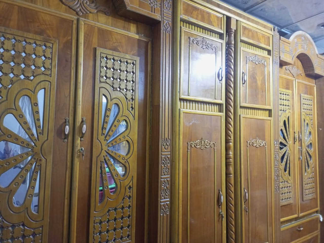غرفة عراقية • نظيفة • للبيع