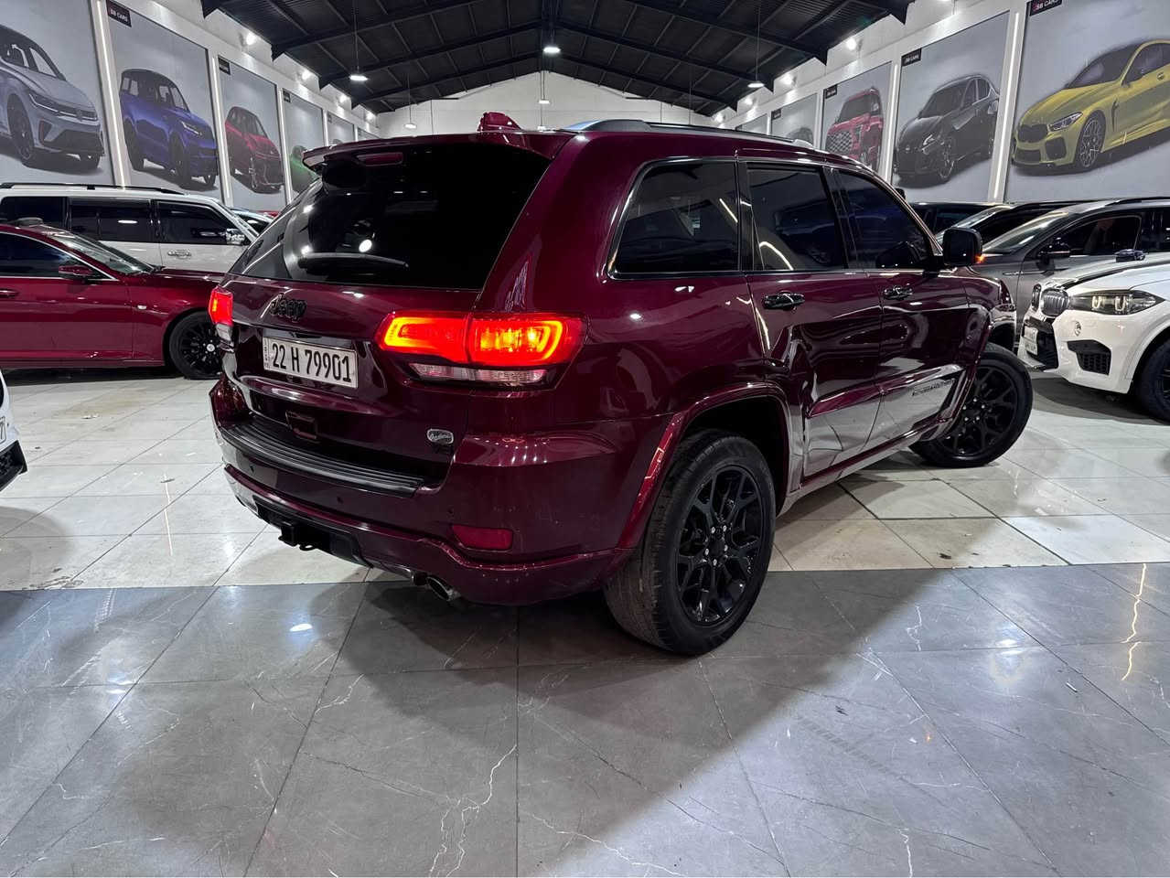 Jeep grand Cherokee 2020
سعر بلاشش 🔒199$🔥
***********
***********

فوول مواصفات 
جكات يصعد و ينزل
رادار امامي
كراسي كهرباء و ميموري
٥ راكب باب مرغوب💥
بنوراما
دفع رباعي 4❌4
٥ كاميره
٣٦٠ درجة رادارات
كراسي مساج
كراسي جلد،كهرباء ،تدفئة ،تبريد،ميموري
صندوق شفط
٣ وضعيات قيادة
داخل ساج
إنارات داخلي
فووول للاخير
شاشة كبير
وياله ٢١
محرك V8   5700
ضرر❌جاملغ و باب سايق بدون دواخل 
جميع إرباكات سليم ١٠٠/١٠٠
موجودة 📍اربيل معرض S.B cars
مرقمة أربيل تحويل آو الوكالة ثاني يوم

***********
***********

ملاحظة❌ عدنا خدمة الأقساط اذا مقدمة (١٥٠) ورقة أربيل, العراق
