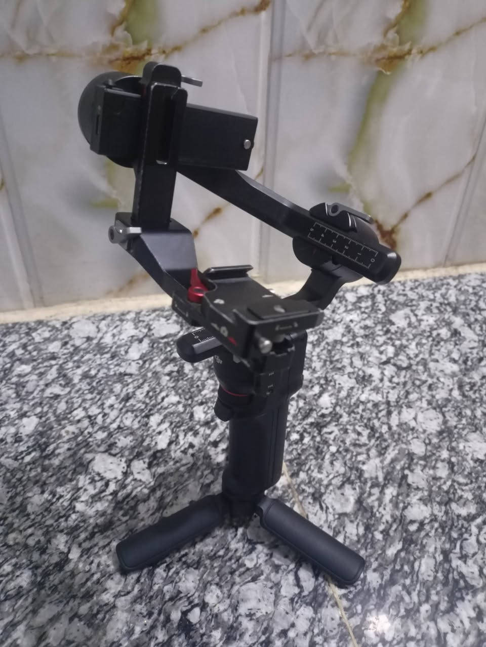 رونين جديد DJI 3 MINI
سعر 225 وبي مجال
