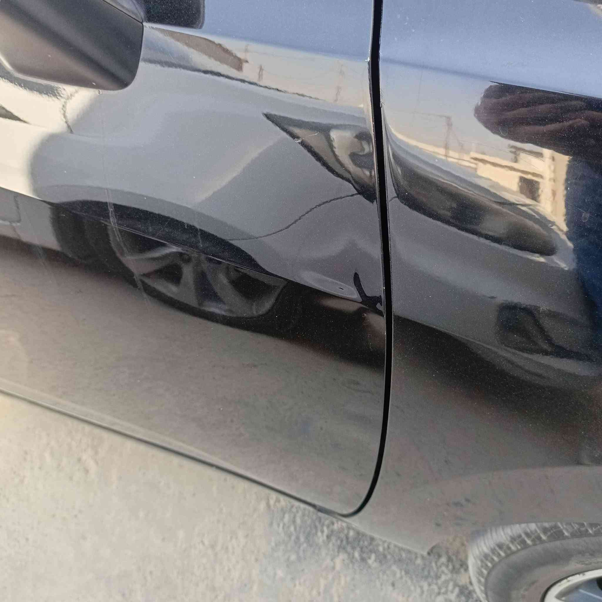 السلام عليكم 
نيسان فيرسا ٢٠٢١ مواصفات sv 
ماشية ٦٦٠٠٠ميل 
بيهة بنيد وجاملغ يمنى عكس السائق حادث امريكا وجاملغ خلفي جهة السائق حادث هنا ممصلح
السيارة داخلة معوقين وكملت المدة اليشتري تتحول بأسمة مباشرة 
السعر ٩٠ وبيهة مجال 
الرقم ***********
