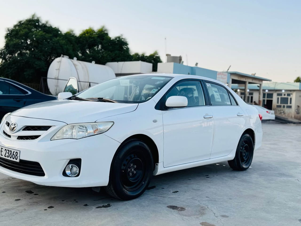 TOYOTA COROLLA 2012 XLI
كورولا مۆدێل 2012 XLI 
ڕەنگى سپى 
گێڕ و مه كينه ى به شه رت
سه وت و سه رف و خه له لى نييه به شه رت
(( ده رگاى سايه قى گوراوه به بيلاد)) 
ئێرباگی نه ته قيوه
مواسەفات
بطاقه ى بنزين هه يه
( - شاشه - كامێرا - مه كينه گه وره - ويل كه پ - ناو كريمى   - حاسە )
چوارتايه و ويلى لۆكى له ژێرداييه
سه نه وى و ڕه قه مى تازه يه 
گێڕ و مه كينه و كاره باى  و هه موو گيانى به شه رت
سعر 123$
***********
*********** شمشمل, السليمانية
