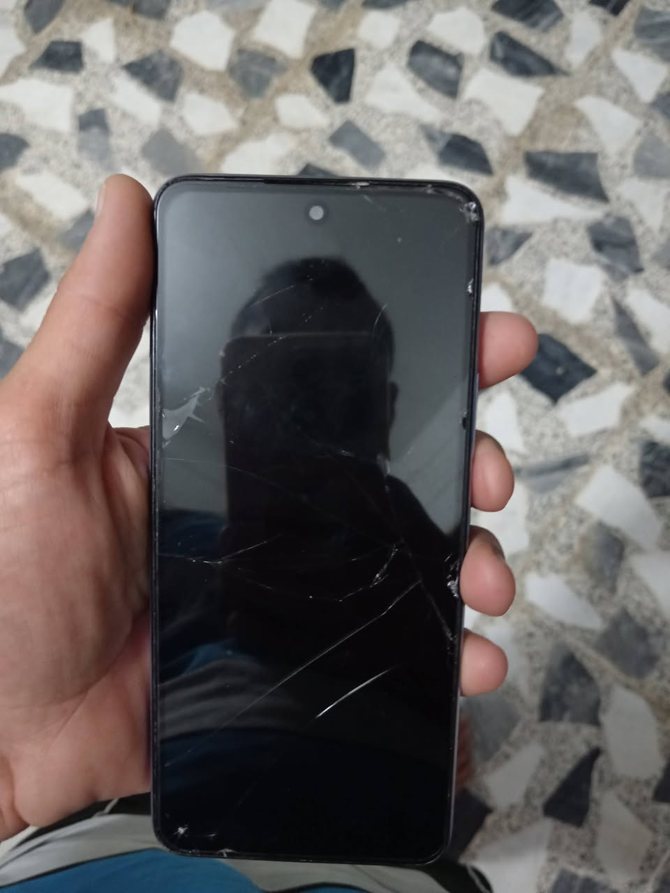 للبيع 35الف كل واحد شاشه مكسور ***********وتساب

