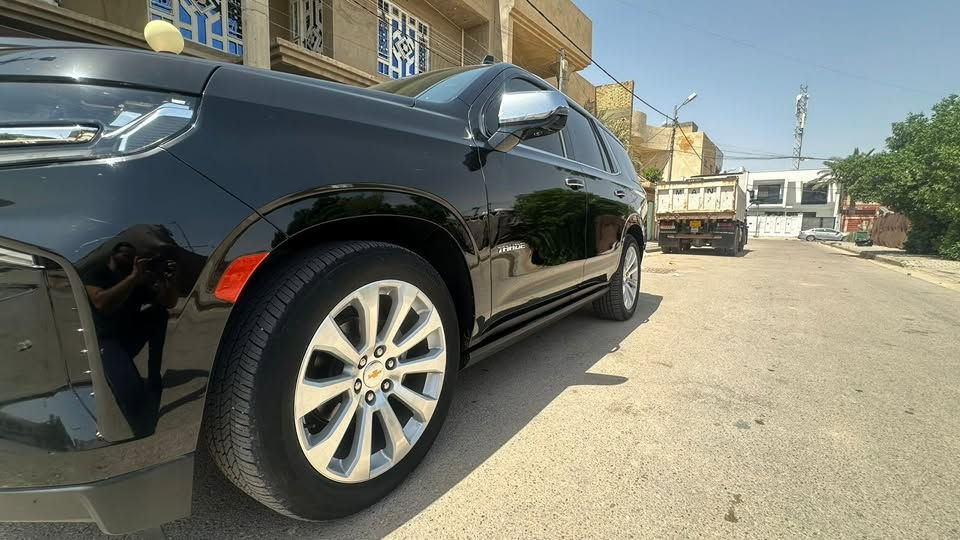 سلام عليكم ورحمة وبركاته اخواني تاهو برمير موديل 23 وكاله المنصور السياره رقم جديد وهزه جديده وسنويه بسمي السياره برايمر باب اول المواصفات رادار امامي رادر خلفي نقاط عمياء مانع تصادم اربع كراسي تدفئه و تبريد +كراسي كهرباء + ستيرن كهرباء وتدفئه وتبريد السياره 5 كامرات شاحن وايرلس السياره فور ويل السياره نضام الجگات ذاكره في الباب وباب خلفي كهرباء ودخول ثلاث وضعيات وكشن السائق هزاز و السياره دوتشوب +دوس كهرباء مري شفط فتحه سقف بنرامه ماشيه 70 الف كيلو 
السياره مغلفه ppf كامل درجة اولى سعره 1500$ 
ملاحضه /رصعه في الباب الخلفي 
السعر 505 بي مجال بسيط للشرايه 
مكان السياره بغداد 
***********
