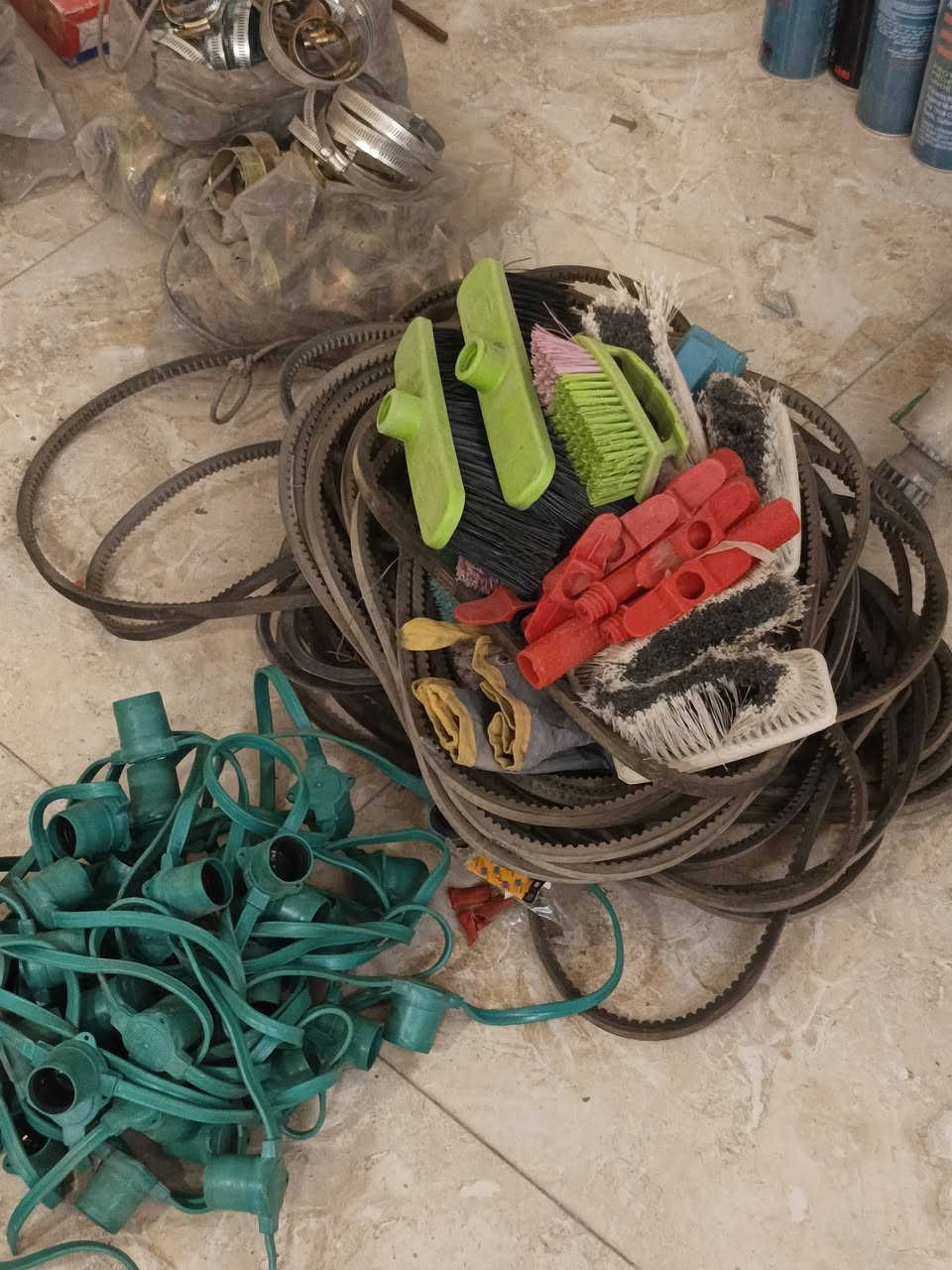 غراض انشائيه متنوعه للبيع شلع غراض اصليه واسعار مناسبه جدا التواصل على الارقام التاليه ***********   /***********   المحمودية/حي بدر
