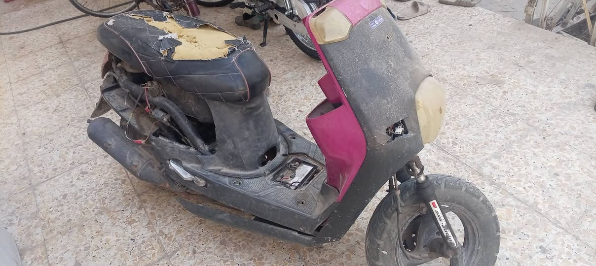 بوليس صيني • تشتغل • باتري كاعد