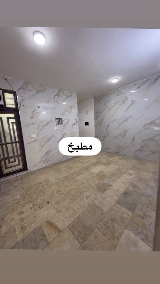 دار للإيجار – اليرموك قرب بانزين خانة اليرموك

فرصة مميزة لاستئجار دار حديثة في أحد أهدأ وأرقى مواقع منطقة اليرموك.

مواصفات العقار:
📍 الموقع: اليرموك – قرب بانزين خانة اليرموك
📐 المساحة: 155 م² واجهة 5 م نزال ثلاثينات
🛏️ 4غرف اساسية + غرفة شغالة او مخزن 
🛋️ صالة 
🍽️ مطبخ
🚿 3 حمامات
بيتونة وسطحين
🏗️ بناء حديث (2022)
⚡ كهرباء خصخصة
شارع عريض وتبليط حديث

للاستفسار:
📞 ***********
