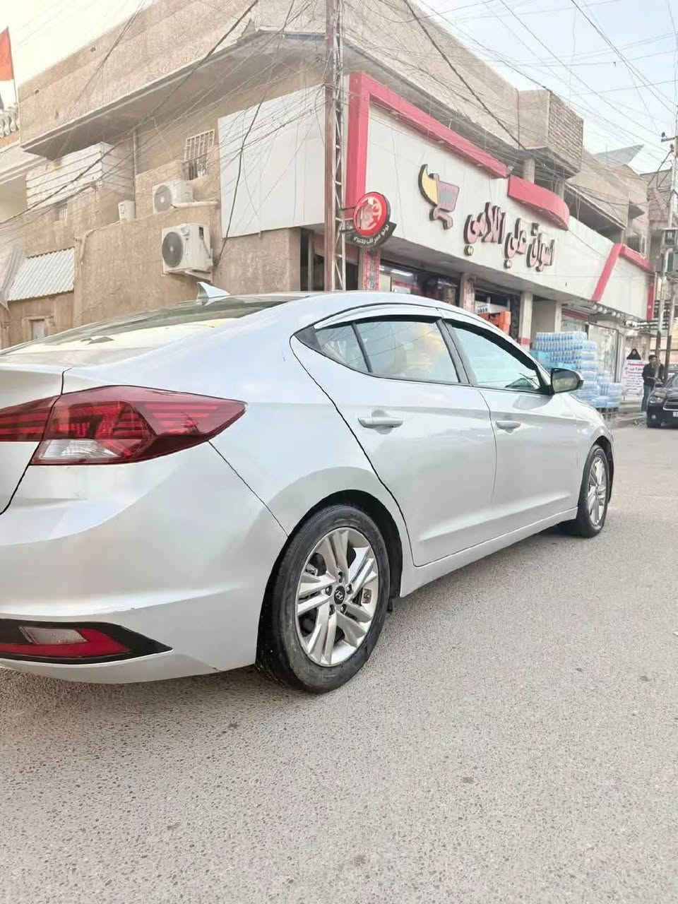 سلام عليكم.
النتره 2019
سياره فول عده البصمه ولفتحه وجلد
سياره مكينه 2000 دوش بيه صوت راجز بس اول متشغل وبعدين يروح 
كير ما مفتوح ولا مكينه مفتوحه
حادث امريكه كدام عينك مرفوق وبيه جاملغ مال السايق بي بارد 
سعر 113 وبيه مجال مكاني بغداد تقاطع الدرويش
*********** رقمي
