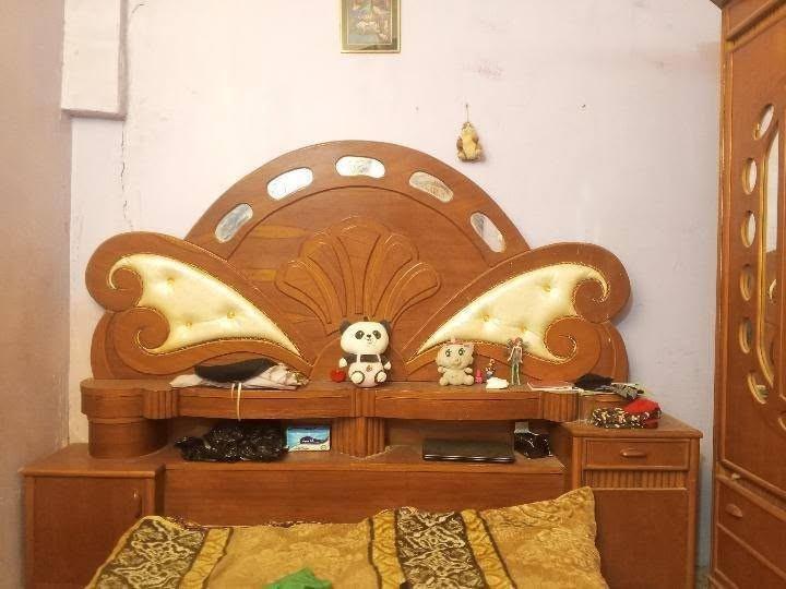 السلام عليكم غرفة للبيع طابقين
السعر خاص.           ***********
