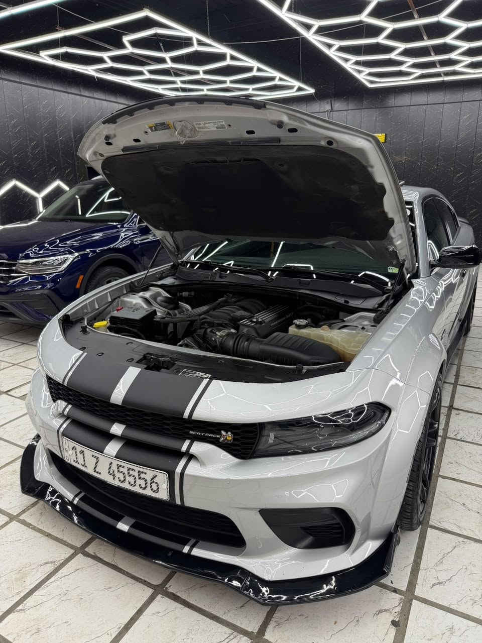 ‏ 🩶🔥👿CHARGER SCAT PACK WIDE BODY 2023 LAST CALL
دوج جارجر سكات باك وايد بدي لاست كول ( النداء الاخير ) 
الموديل : 2023
المحرك : V8 / 6400 cc 🔥
الكير : أوتوماتيك 
العداد : 18 الف ميل 
المنشئ : وارد كندي 
الون :  سلفر مميز 
الحالة او نوع الضرر : كلين تايتل طخه بسيطة بالحداديه تاير الخلفي فقط #ايرباك برده فقط 
رقم الشاصي : 2C3CDXGJ8PH663965

الـــــمـــواصــفـــــات 

فول مواصفات 1/1 عدى كشنات الجلد وردارات 

‏ رقم بغداد مميز 
  فتحه سقف (سلايد) 
 كامرة خلفية 
 حساسات خلفية 
 ويل قياس 20  11 انج 
 سستم صوت هارمن كأردن 
 شاشة قياس 8.5 انج اوبشنات SRT
كشنات مخمل حضن 
 تدفئة كشنات وستيرن
 تشغيل عن بعد 
 تبريد قطعتين 
 شفتات سترين 
فجوج 6 بستم
فلنجه كبيره. 
وبعد الموصفات معروفه مال الوايد بدي

الاضافات 

‌‎برمجه شموخ الصقر ( عقيل ) 
‌‎ولف حماوه مشموتو 82
‌‎تخم تاير امامي خلفي 315
‌‎دركه فورجيد فايبر اصلية
‌‎شفتات ستيرن كاربون فايبر الياف حقيقي

‌‎لحيه اماميه SRT
‌‎دوس اضافيه جانبيه SRT
دفيوزر دعاميه خلفيه SRT
احزمه اورنج اديشن
‌‎داون بايب وتفريغ يم علي الوادي

السعر : 345 ورقه وبيه مجال للشراي 💸
الموقع : بغداد حي الجامعه 📍
للتواصل الواتساب او اتصال صاحب سياره ***********⁩⁩⁩⁩⁩⁩⁩⁩

رابط الواتساب المباشر للمراسلة صاحب سيارة👇🏻☑️
https://wa.me/9647705947464
