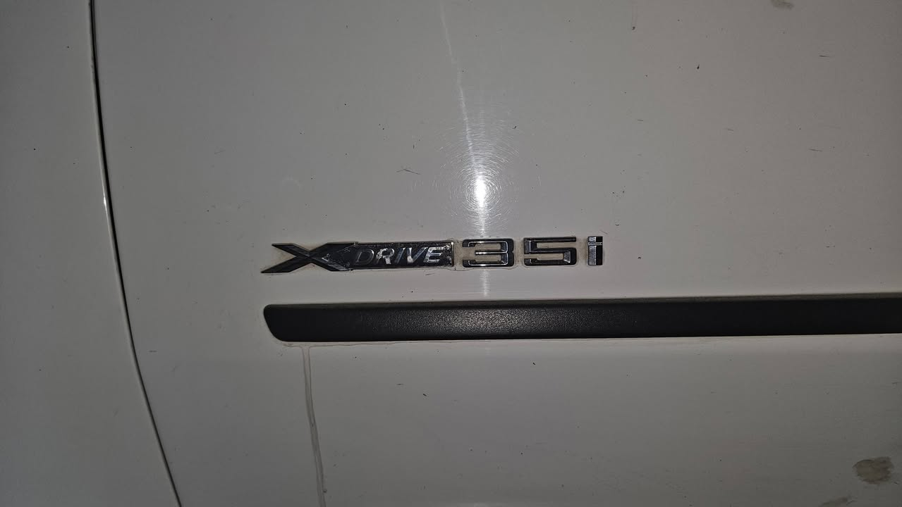 BMW.X5.  2011. فول مواصفات.                        مكان السيارة.بابل.الحله
رقم بغداد بأسمي تحويل مباشر سنويه رقم جديد
السيارة تبديل قطعه واحده مع الدعاميه الاماميه
وارد امريكي تكدر تشوف الحادث حسب رقم الشاصي.  للتواصل اما الباقي الكل مكفول
*********** واتس اب
الاتصال ***********
