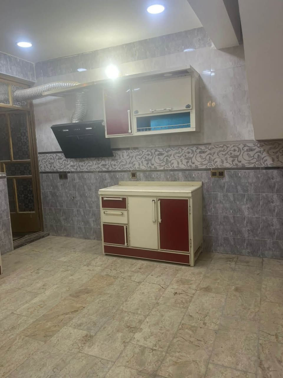 كاونتر جديد ونضيف حطاطه سويته مو سوكي  سله ماعين داخليه بي وداخله كلش كبير ابيعه هوه والساحبه  مكاني. بغداد للاستفسار على هذا الرقم  ***********
