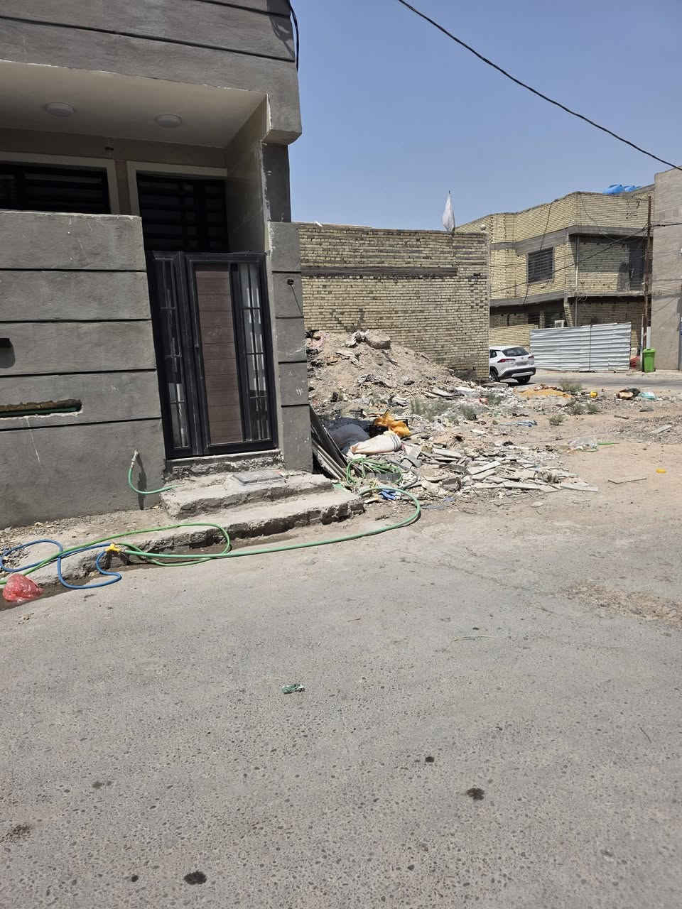 سلام عليكم قطعه ارض للبيع ٥٠ متر واجه ٤ ونزال ١٢ ونص نهايه شارع خوله بيه مجاري ومي ساحبله سعره ٣٠ مليون وبيه مجال للتواصل ع رقم *********** واتساب

