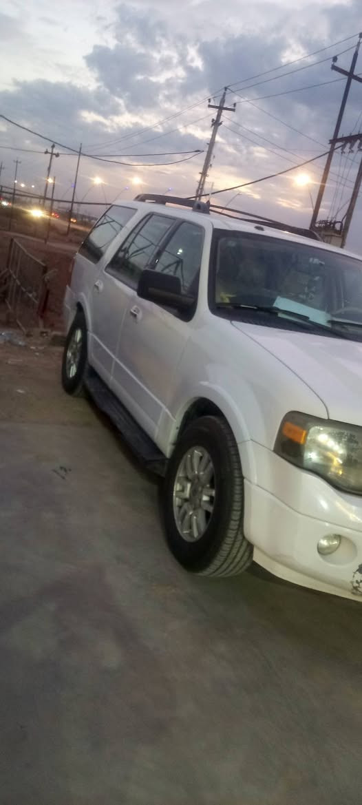 FORD EXPEDITION
للبيع فورد اكس بدشن
بيه جابلغ فقط 
بسمي 
السعر 155 وبيه مجال 
***********
رقم بغداد تحويل ثاني يوم
