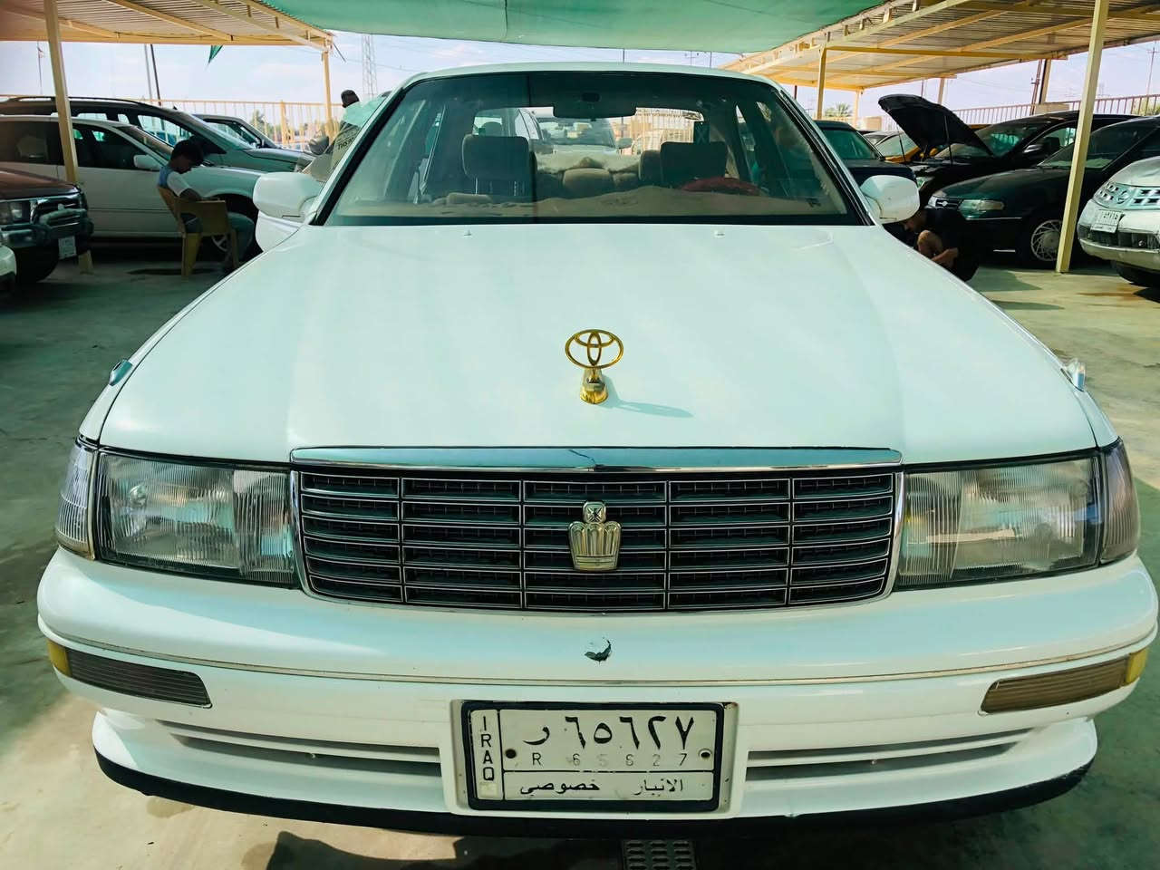 السلام عليكم للبيع كراون بطه 1995رقم انبار فول مواصفات تبريد قطعتين ثلاجه خلفيه كفاله عامه بيها شبر صبغ بل جاملغ الامامي كير مكينه 2,500حاويه توني شادهن صدر امامي خلفي جديد تخم تاير نص عمر داخل جديد بدون قطره خياس السياره ما معمره هيه جديده مكان السياره صلاح الدين بلد السعر 55وبيها مجال ***********
