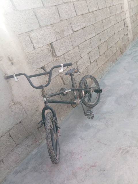 بس يحتاج تايرات 2