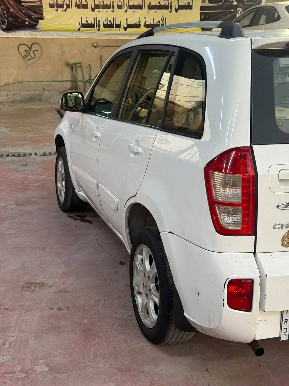 تيكو فرات موديل ١٥ ميكانيكي رقم بغداد إنكليزي
كير ميكانيكي محرك ٢٠٠٠ تبريد ثلج ماشيه ١٥٠ بيها فقط جزء من الجاملغ الأمامي صبغ وبارد بالباب الخلفي جهة الصدر 

مواصفاتها فتحه سقف اشاير بالمري  تحويل مباشر ثاني يوم مكانها بغداد سريع حي العامل قرب مسبح الرافدين رقم الهاتف *********** السعر ٦٣$

نص مكتوب في الصور:
- ٧:٤٥ م
- ٧:٥٠ م