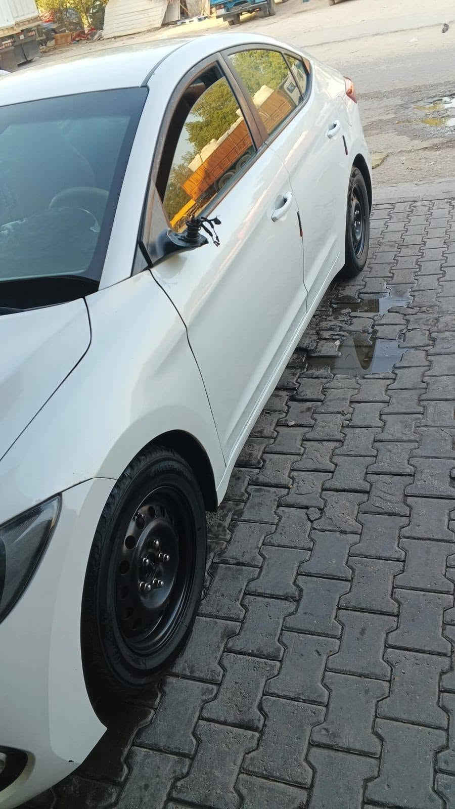 الانترى هونداي موديل2018
نص فول 
حساسات أمامي خلفي
حادثه مال أمريكا
تبريد ثلج
حداديه جديده
مكاني نجف 
***********
105 وبيه مجال

نص مكتوب في الصور:
- 5393375