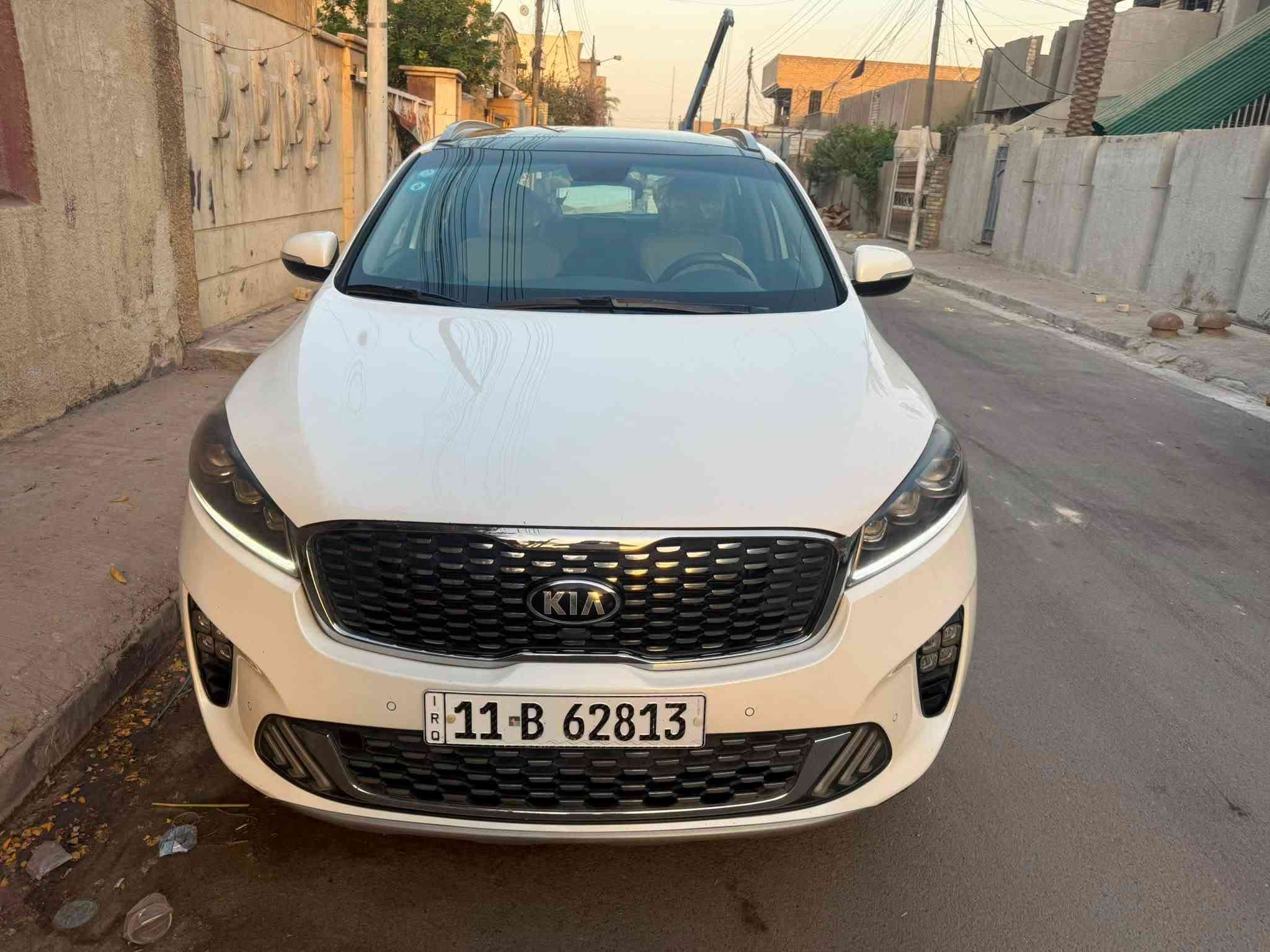 سلام عليكم سورنتو موديل 19 فول مواصفات رايده 230 وبيه مجال قليل بيه بارد بلحافه بلباب مال لسايق واصوره موجوده *********** لسياره بسمي
