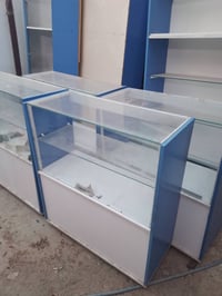 فاترينات رفوف صيدلية مستعمل للبيع عدد١٠ مع زاوية عدد ٢ مع ميز جام عدد ...