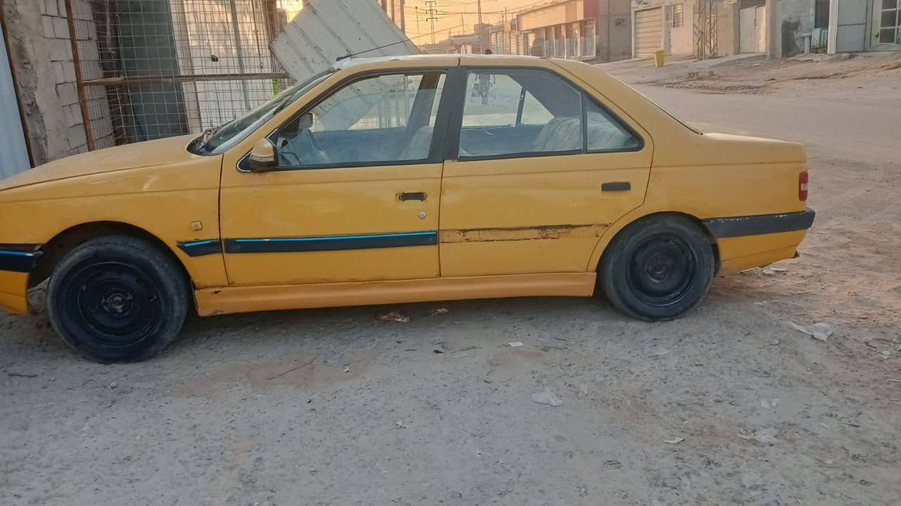 سلام عليكم
سياره بيجو للبيع اصولي رقم الاماني مثل ما موجوده بصوره 
كلشي شغال مابيه نقص كهربائيات لاتات عالي ناصي جامات 
السياره مكاني نجف كوفه مداور ثاني يوم تريد وكاله هم ترهم 
السعر ب16ورقه ومجال بسيط 
***********
***********
