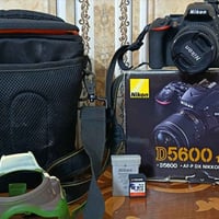 Nikon D5600 • 18-55mm VR • نظيفة