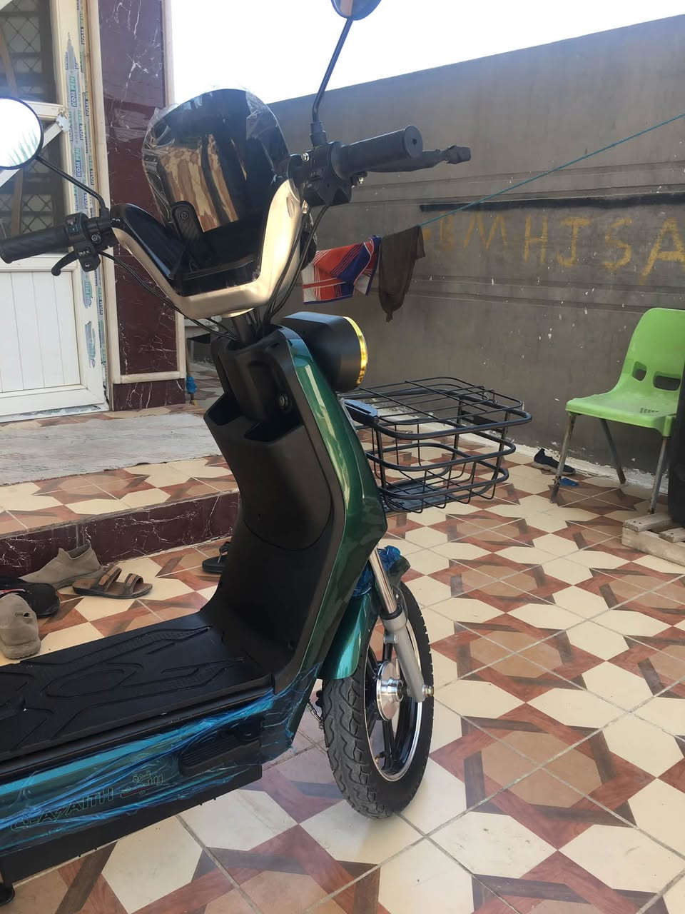 باسكل شحن للبيع نضيف البارحه طلع من المعرض نضيف سبب البيع اريد اخذ دراجه سعره 550 وبي مجال بسيط للأستفسار واتس اب او اتصال ***********
