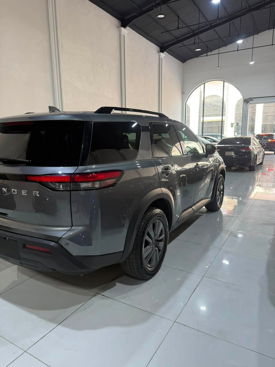 لبيع نيسان بسڤندر 2025موصفات SV ماشي 40الف حادث شابك دحميه فقط بدون صبخ بدون دواخل ارباك سستم رقم شاصي داخل منشورا سعر 220ورقه بدون رقم يترقم شمالي مكان اربيل ***********
