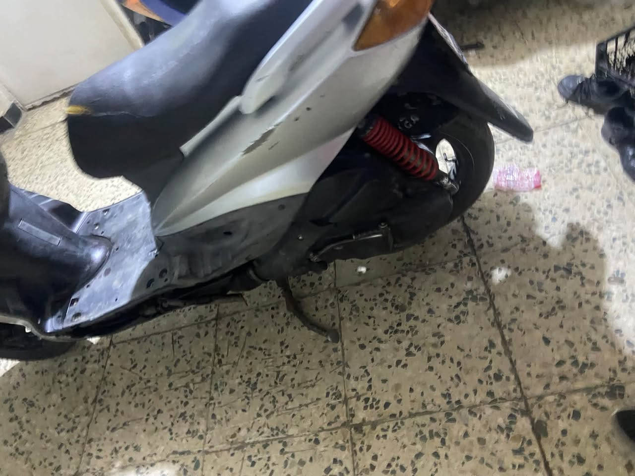 سلام عليكم سكنز يابني اصل ١١٠ دراجه كله شغاله مابيه اي نقص كله عله وضع الشركه كله شغاله سلف هندر نص نكره تشتغل بكل وقت مابيه نقص خير من الله كامله كله مبدل سنجيل و ولفات سويتهن مكينه كفاله 
مكاني بغداد الامين الثانيه 
السعر ٨٥٠ بيه مجال
رقمي ***********
