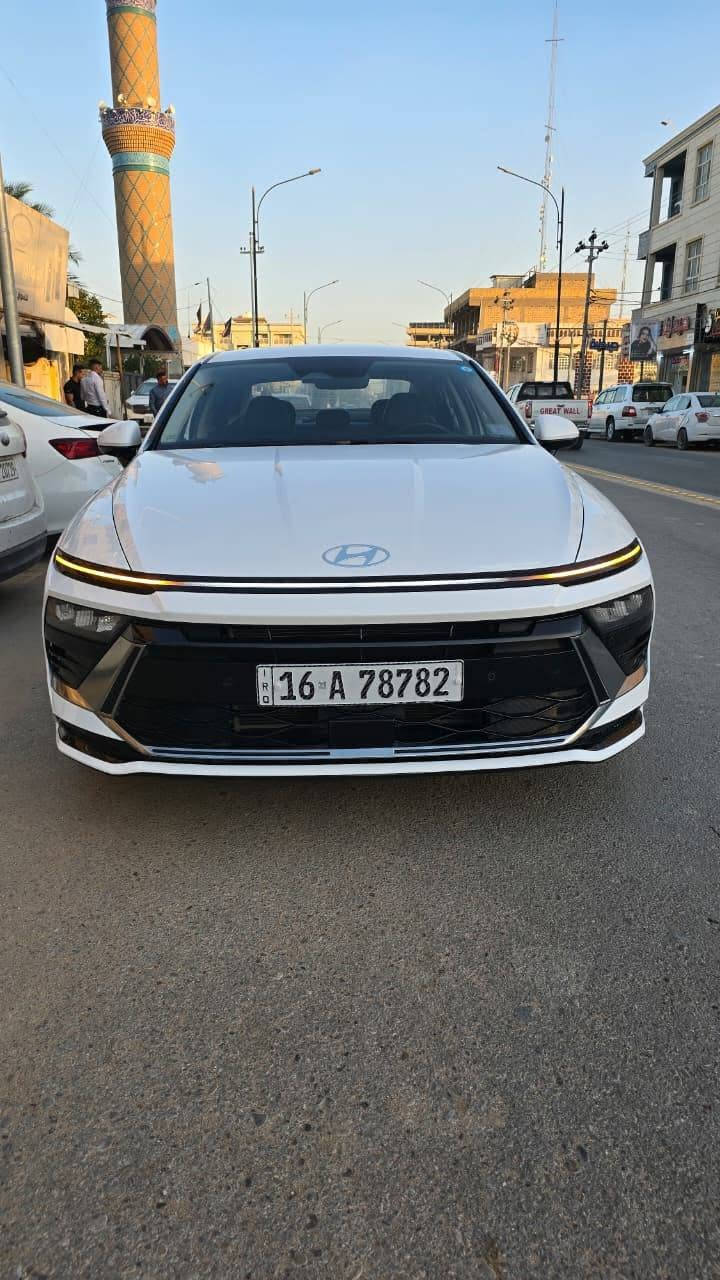 سلام عليكم سوناته موديل 25وارد كوري غاز بلادي فول مواصفات عده الفتحه
بيه ٣مكانات بارد ولباقي كفاله رقم قادسيه 
مكانه ديوانيه 
السعر 185وبيه مجال بسيط حره السياره 
 ***********
