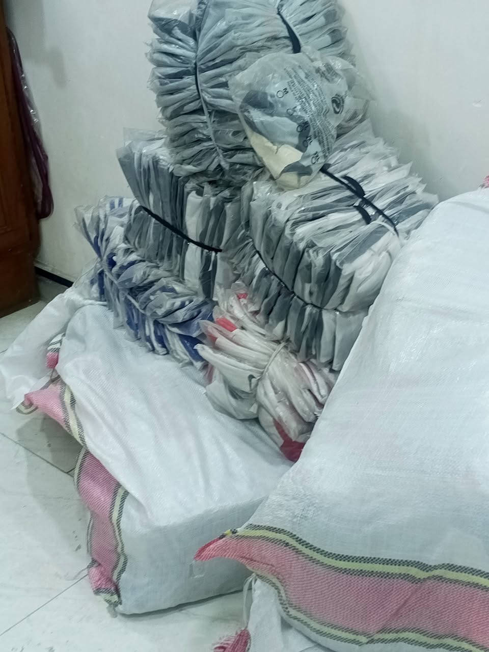 تصفيه مخزن  
مشكل
 فرق خماسي شد5
 فرق سباعي شد7قطع 
الدرزن القطعه ب 3الاف 
دريزات مرقمه قماش درجة اولى
للستفسار مراسلة الصفحة 
اول الاتصال بالرقم ***********متوفر واتساب
